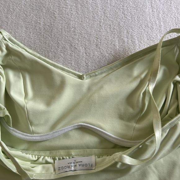 Top mint green lace back has stretch material, bra build in size S - Picture 3 of 4
